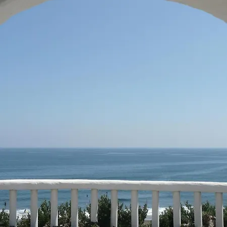 House On The Sea Terrace Golf בית נופש *